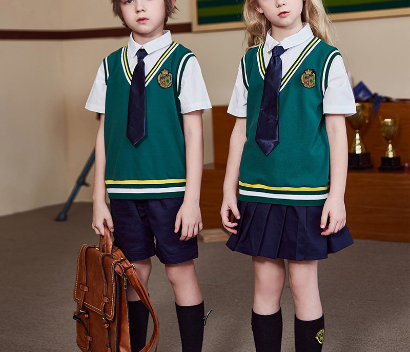 Spring Children Green Short Sleeve Shirt And Shorts 2 Pieces Primary Kids School Uniform Set with Tie